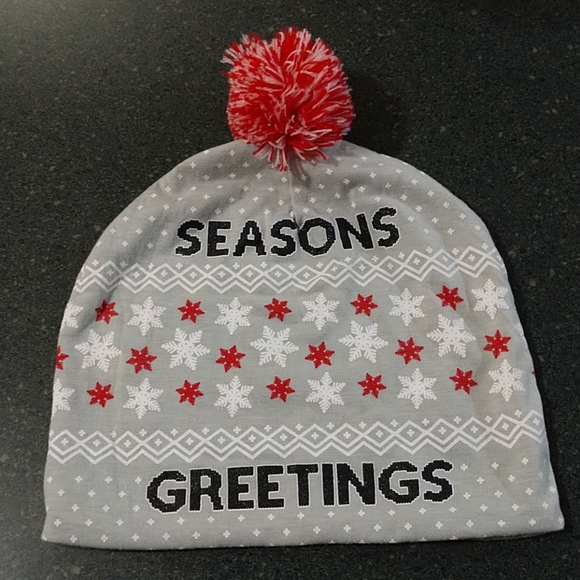 Rudolph The Red Nosed Reindeer Top Juniors (L)11-13) - Picture 6 of 6